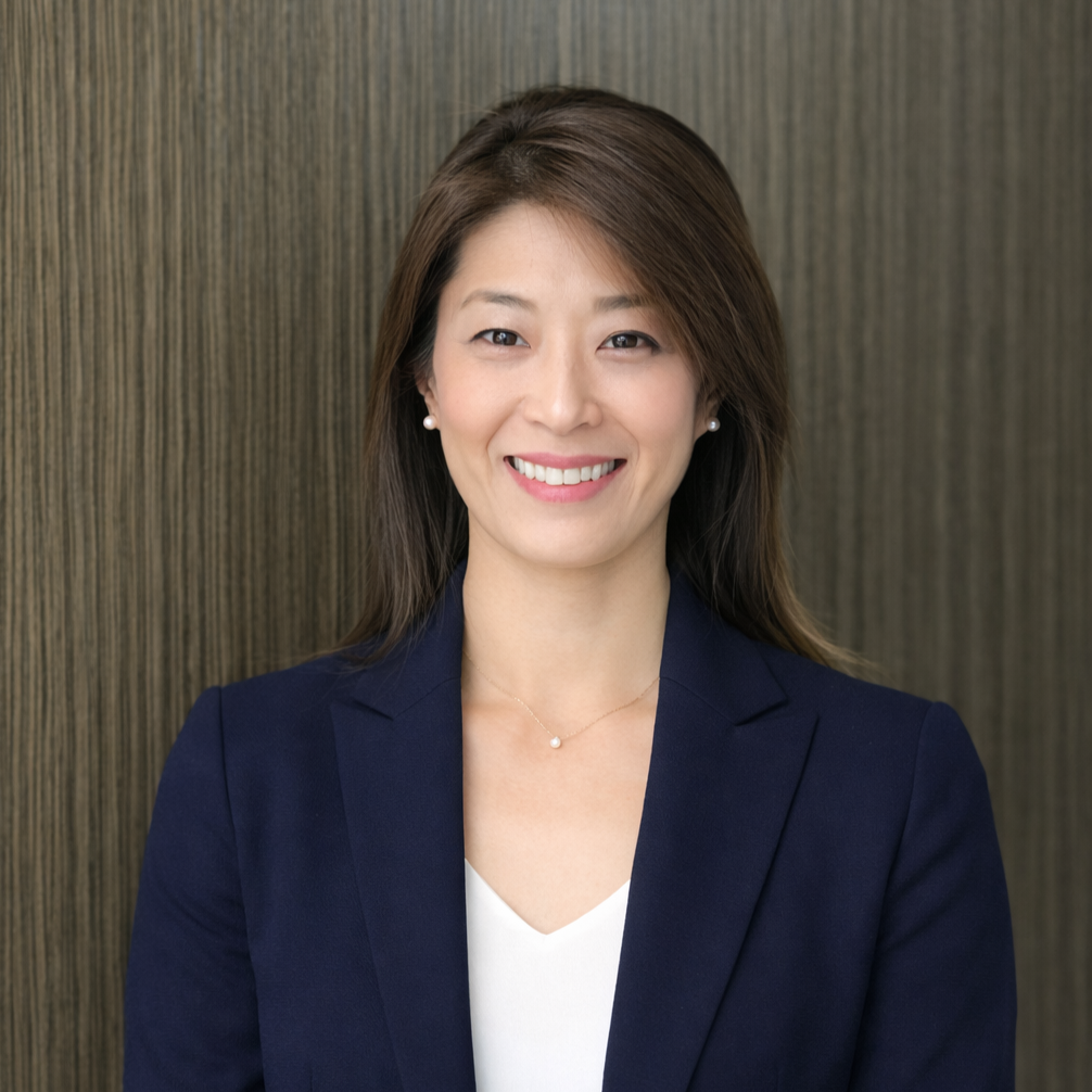 Dr Jennifer Chen, clinical optometrist and Director of Retina Services at City Eye Centre in Brisbane, professional profile photo